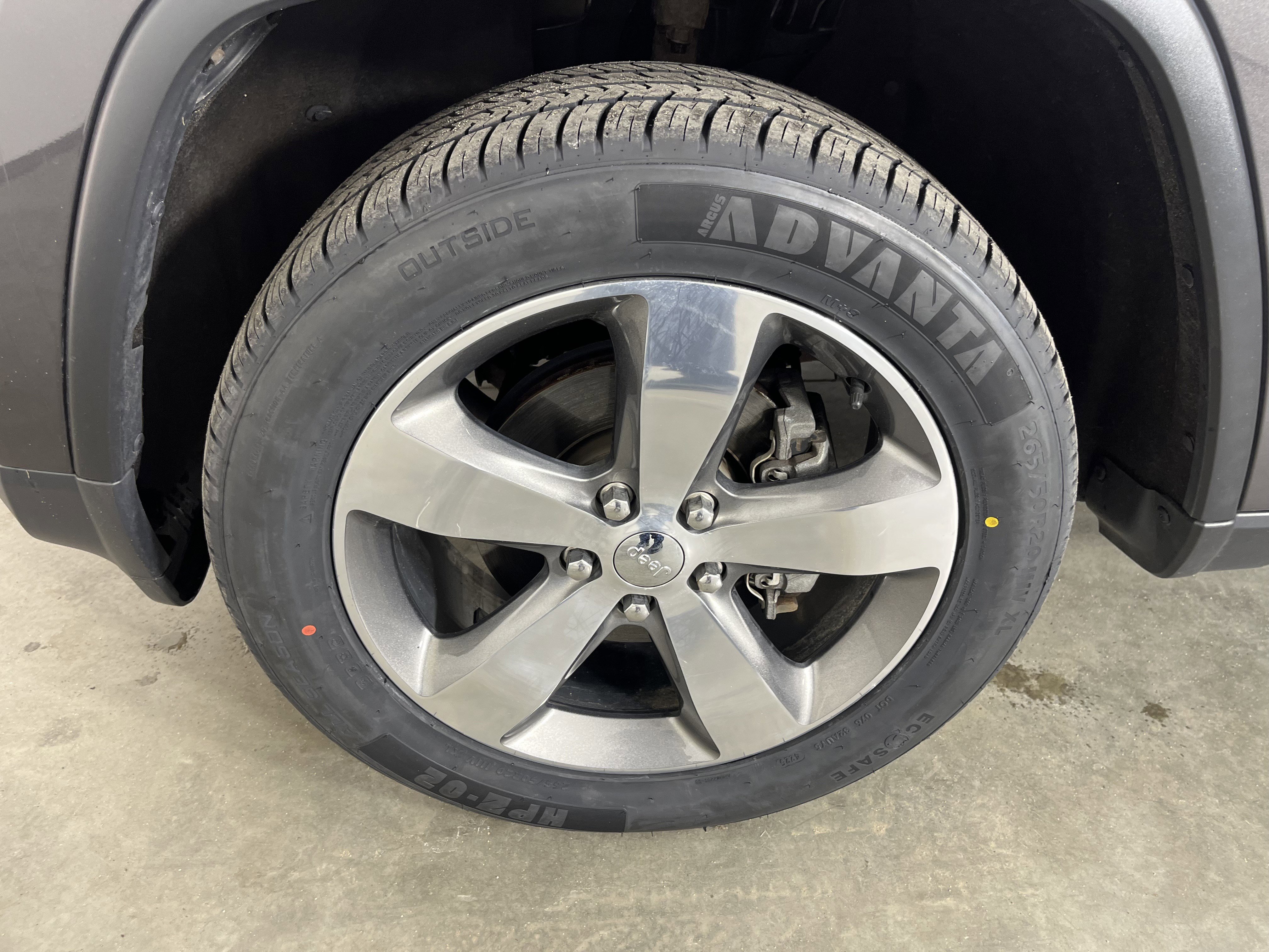 Used 2015 Jeep Grand Cherokee Limited w/ Trailer Tow Group IV image 25