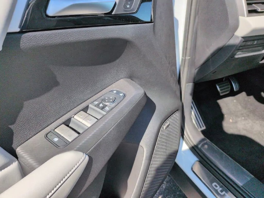 New 2026 Mitsubishi Outlander SEL AWD/4WD image 16