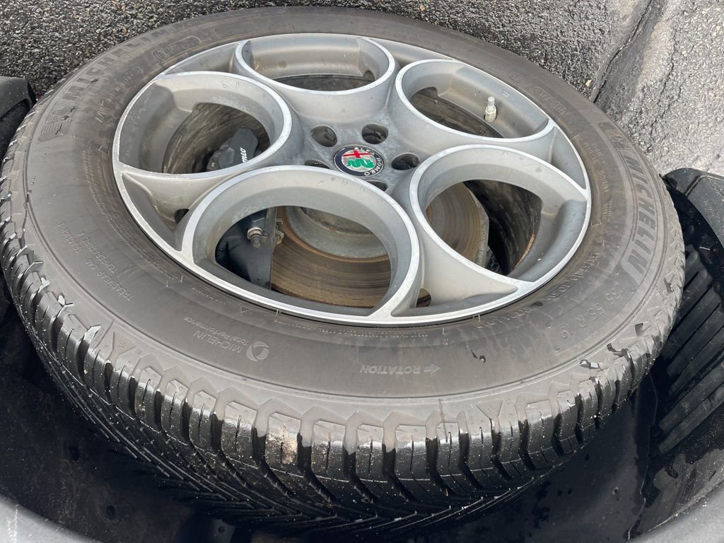 Used 2018 Alfa Romeo Stelvio AWD image 15