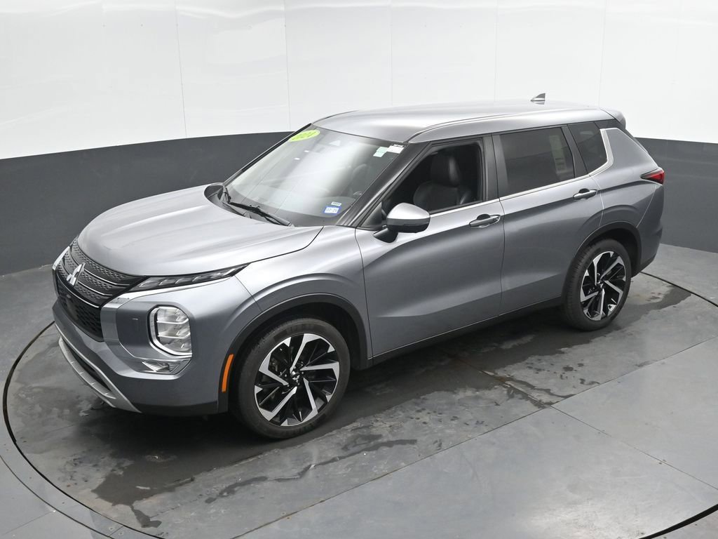 Used 2024 Mitsubishi Outlander SE image 40