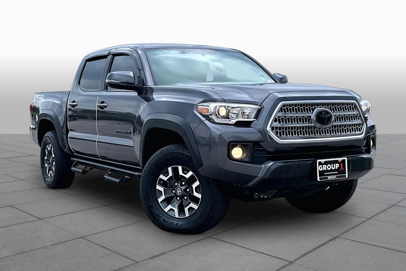 Used 2017 Toyota Tacoma TRD Off-Road w/ Tow Package RWD image 3