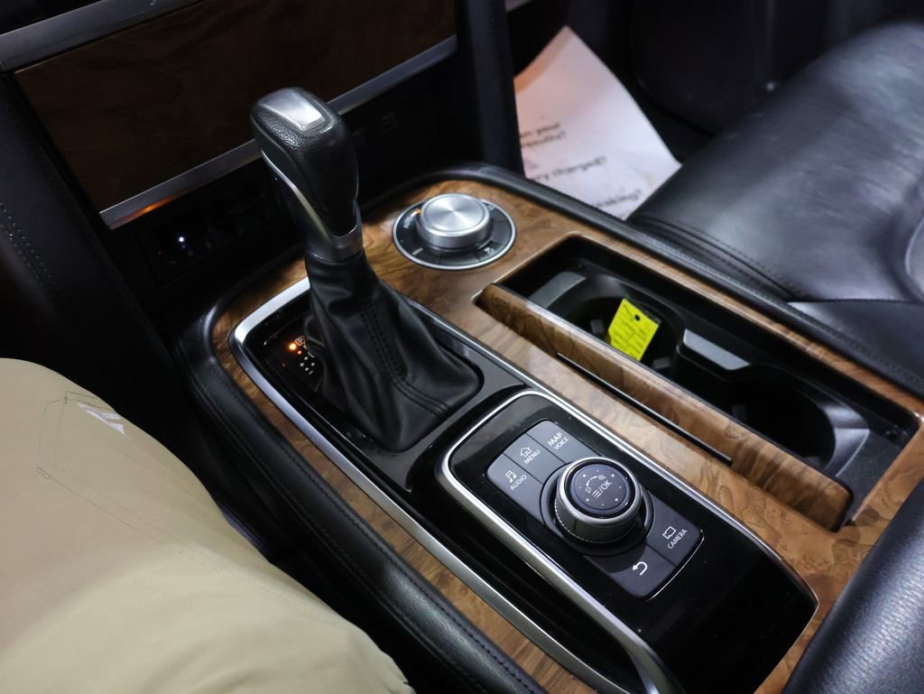 Used 2022 Nissan Armada SL w/ Captain's Chairs Package image 30