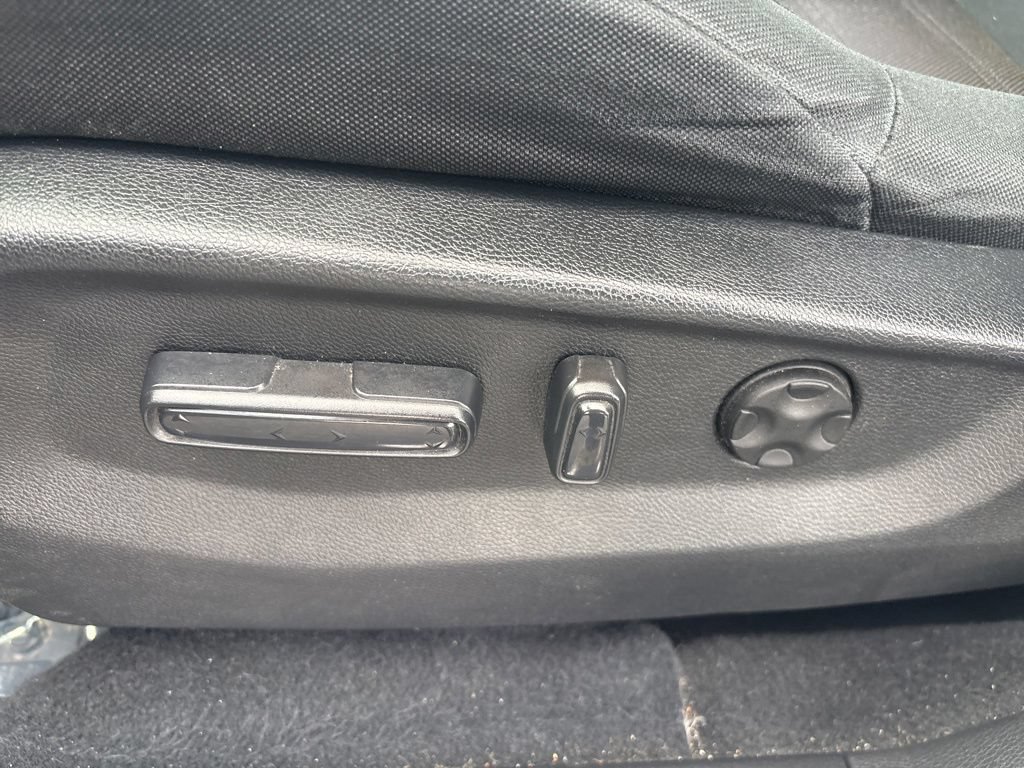 Used 2018 Honda CR-V EX image 19