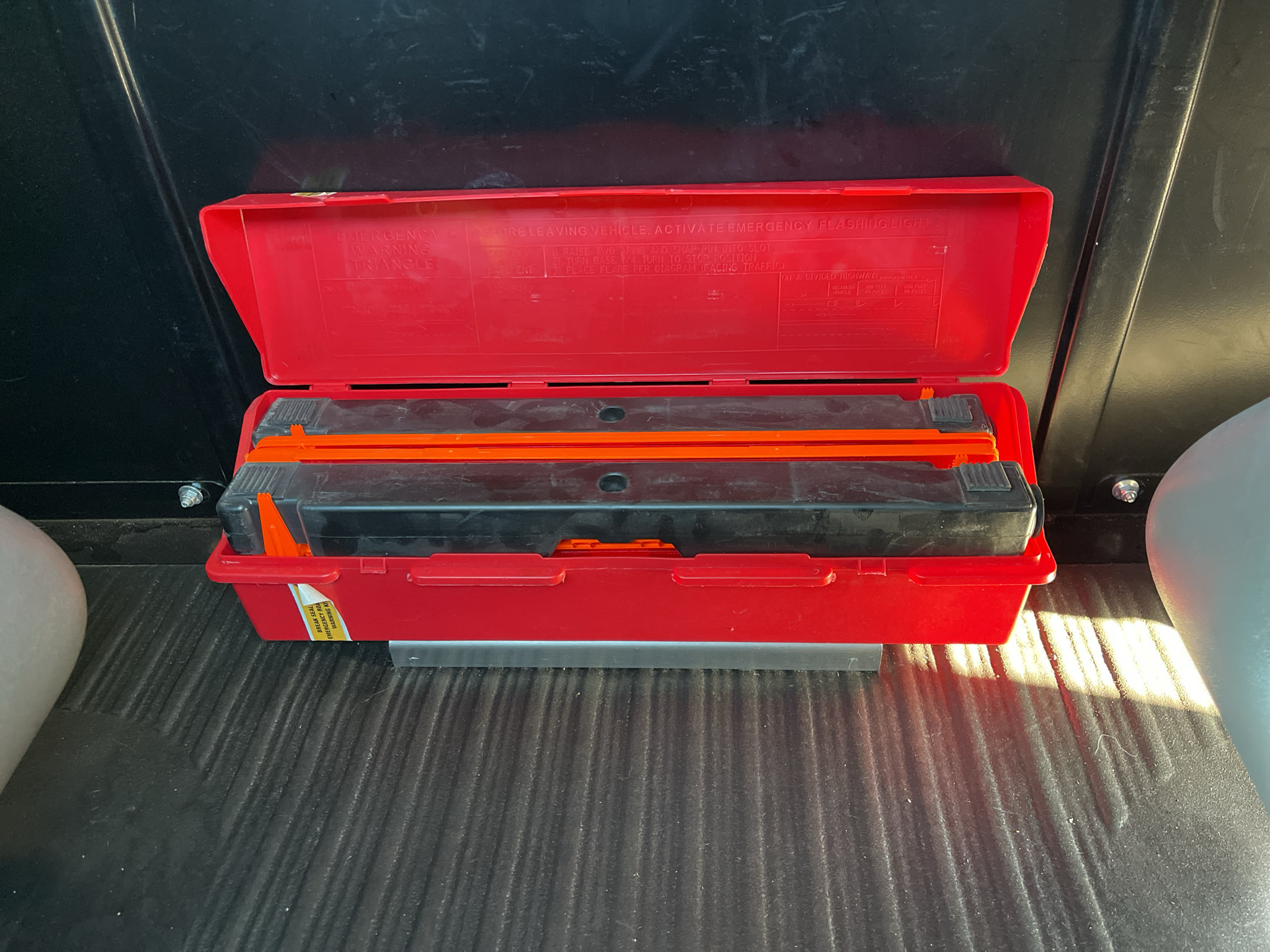 Used 2024 Chevrolet Express 2500 w/ Driver Convenience Package RWD image 10