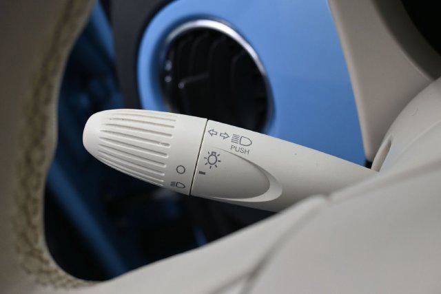 Used 2017 FIAT 500 Lounge FWD image 15