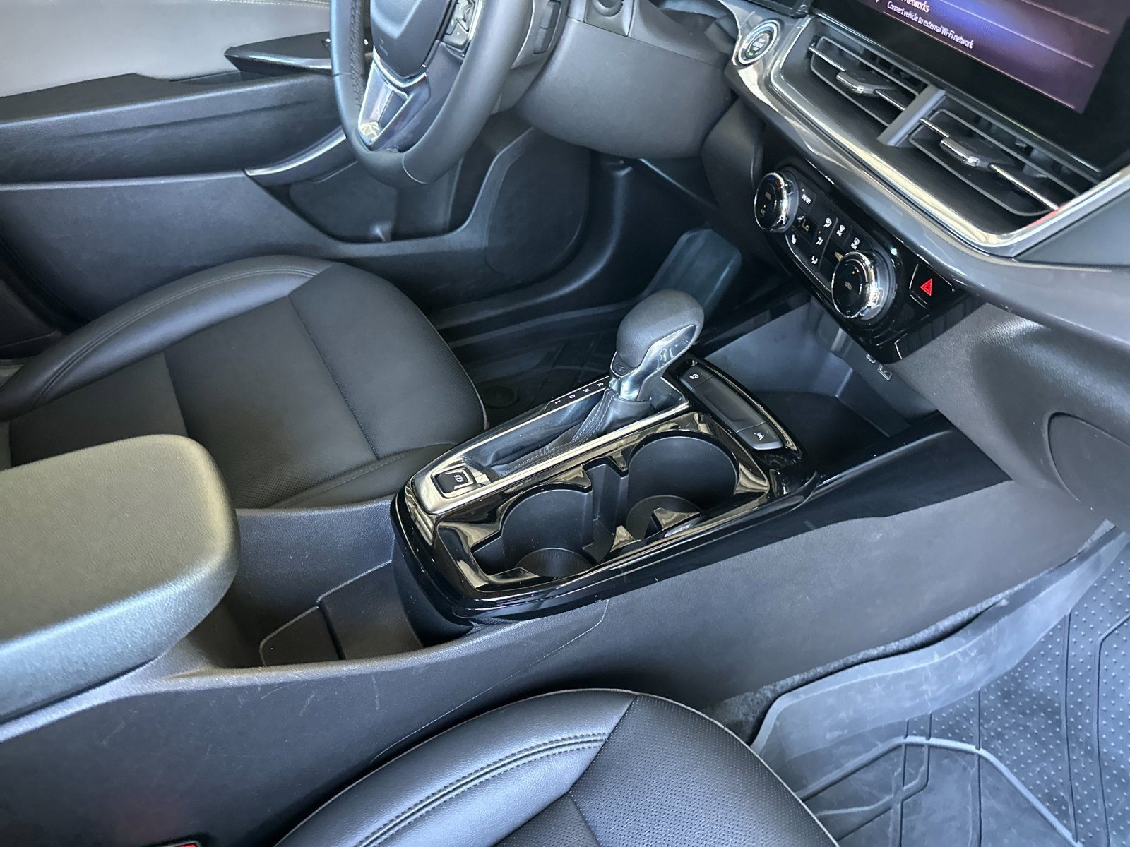 Used 2024 Chevrolet Trax ACTIV w/ Driver Confidence Package image 16