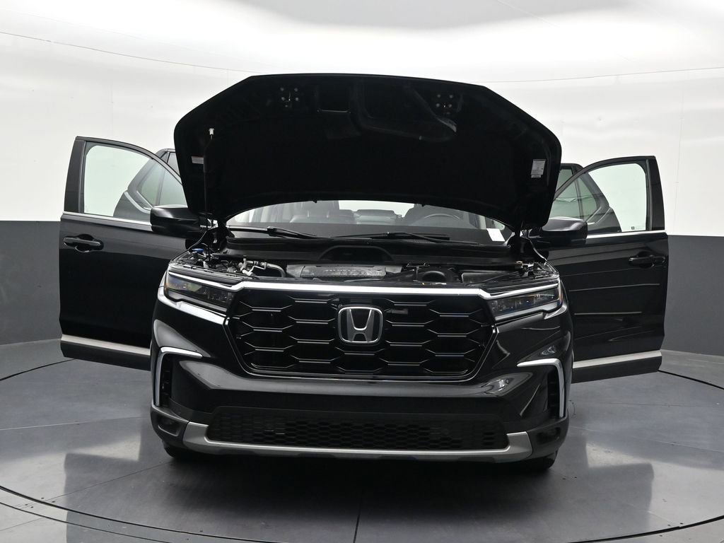 Used 2025 Honda Pilot Touring image 35