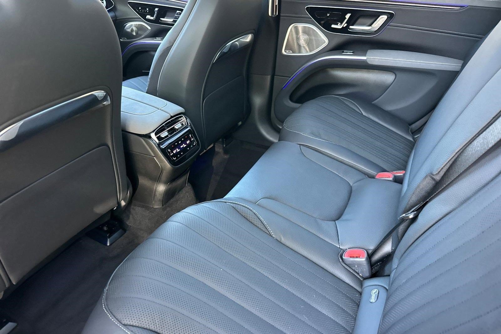 New 2026 Mercedes-Benz EQS 400 4MATIC SUV image 13