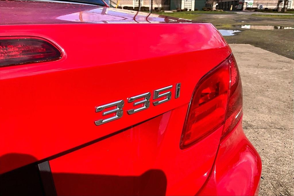 Used 2013 BMW 335i Convertible image 34