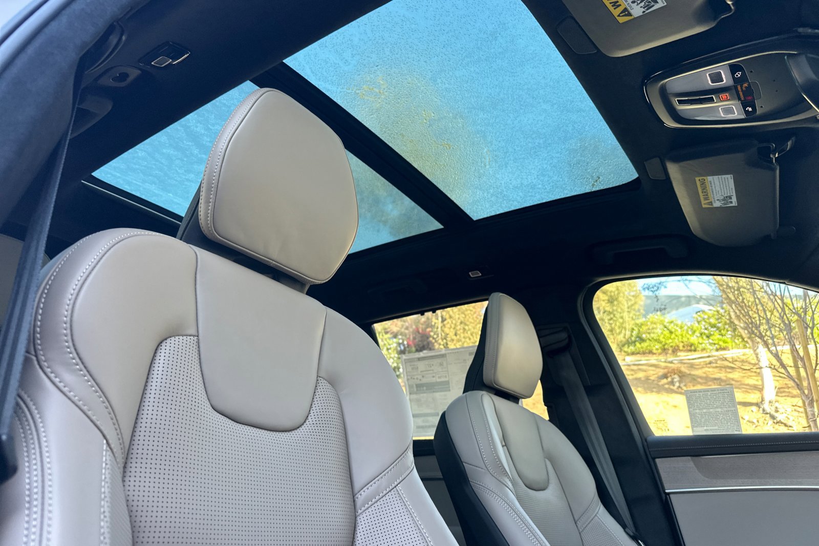 New 2026 Volvo XC90 T8 Ultra w/ Lounge Package image 15