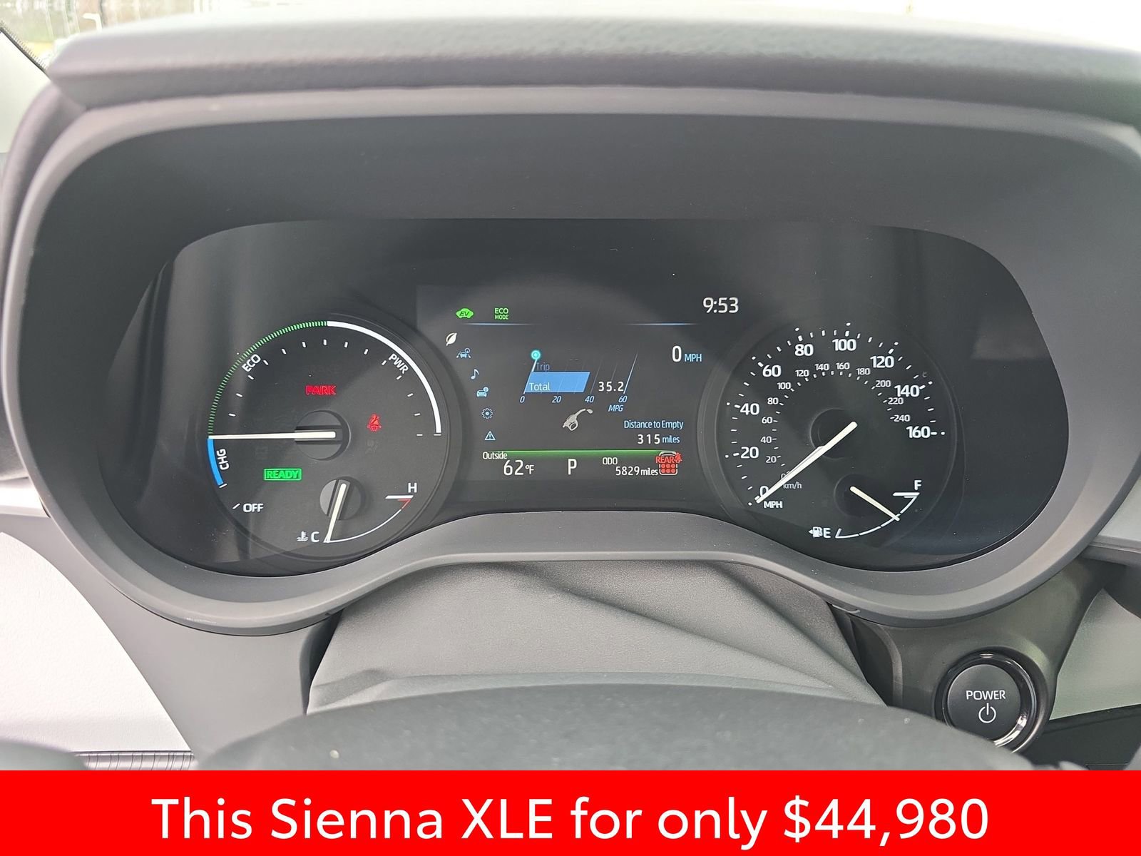 Used 2025 Toyota Sienna XLE image 27