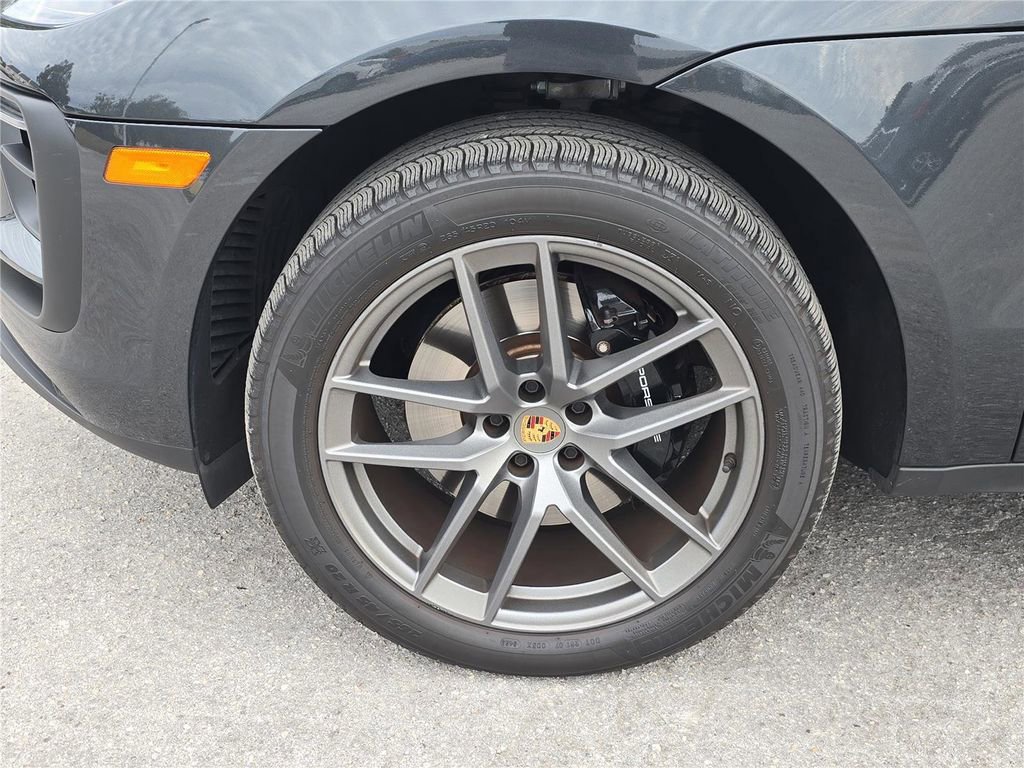 Used 2023 Porsche Macan S image 8