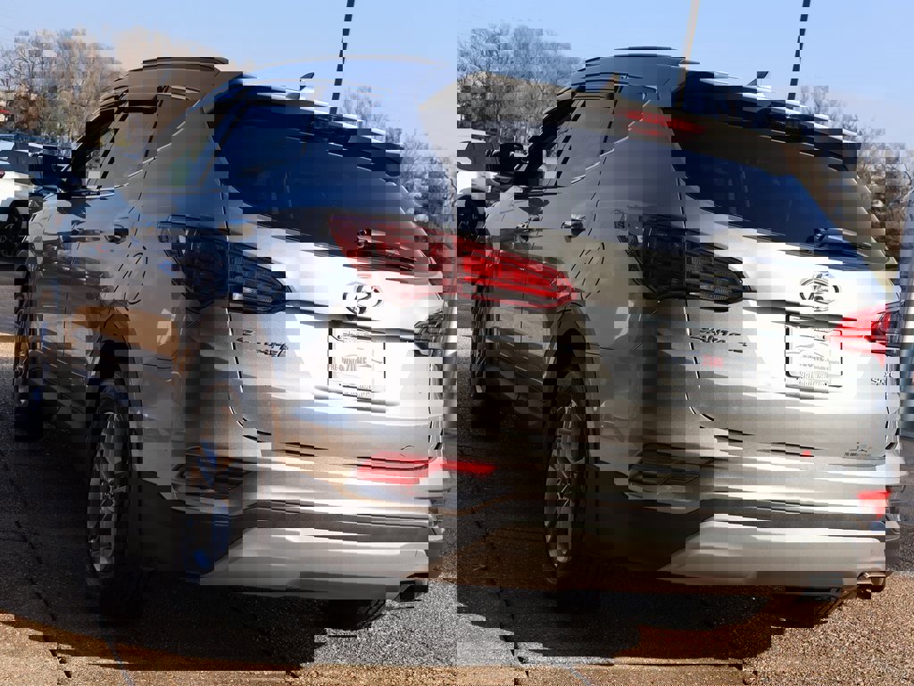 Used 2017 Hyundai Santa Fe Sport image 4