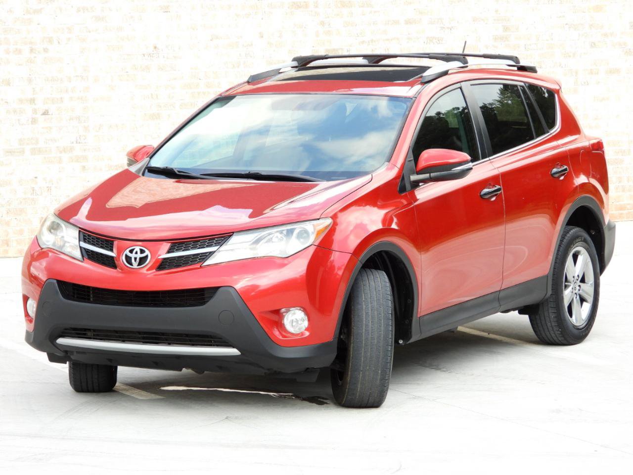 Used 2015 Toyota RAV4 XLE FWD image 14