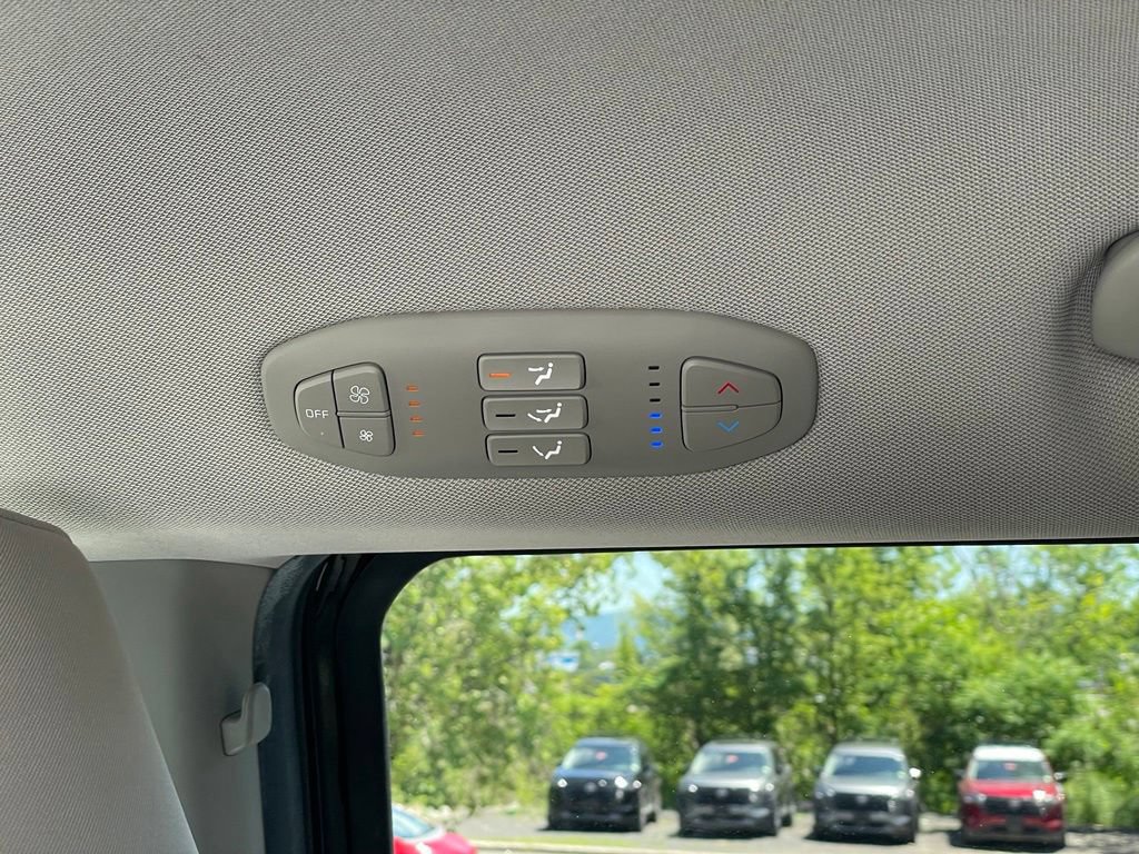 Used 2020 Kia Sedona LX FWD image 13
