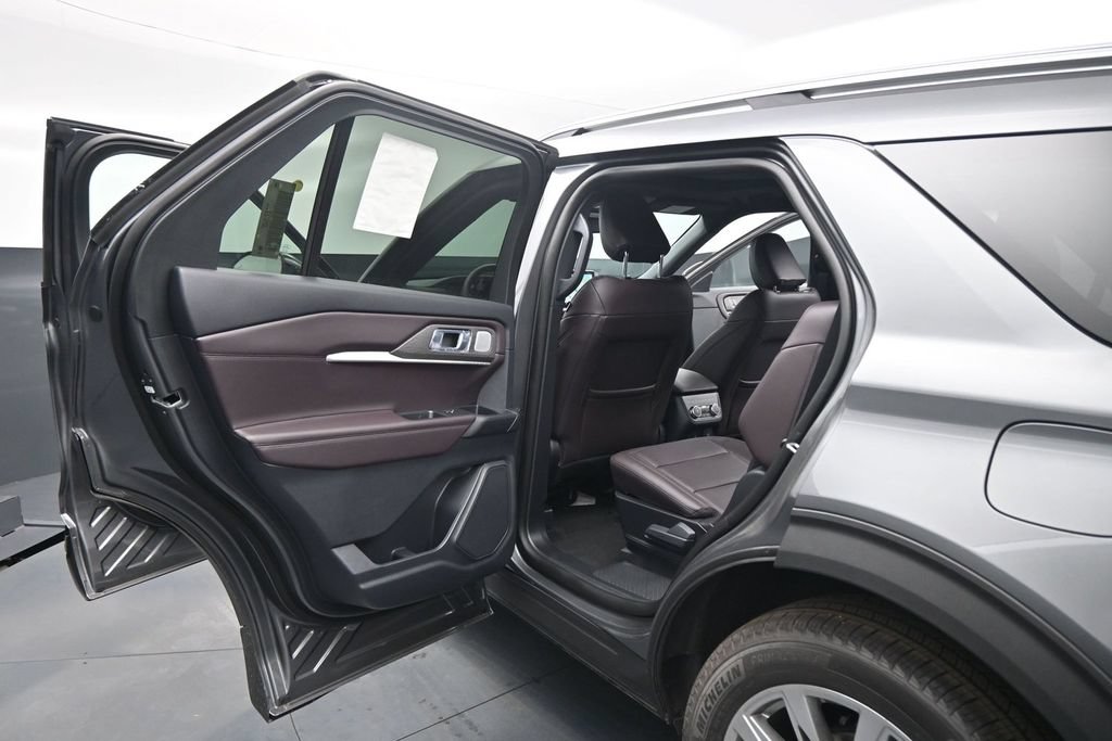 New 2026 Ford Explorer Platinum RWD image 18