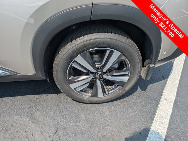 Used 2022 Nissan Rogue Platinum w/ Head-Up Display Package AWD/4WD image 23