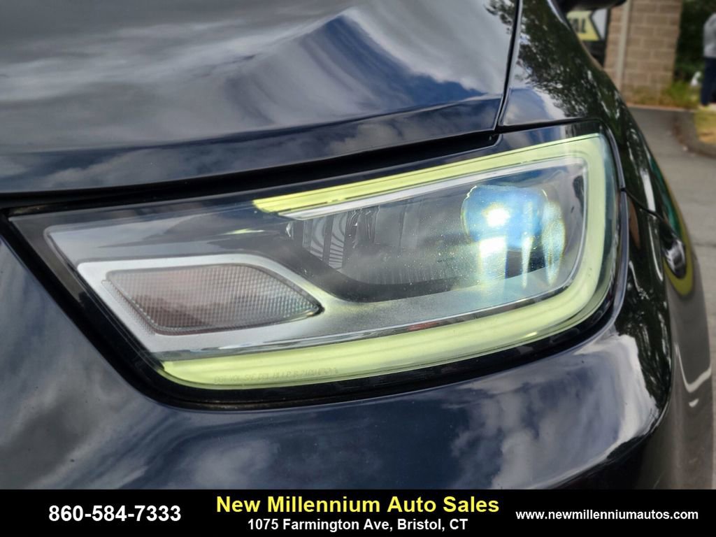 Used 2022 Chrysler Pacifica Limited image 10