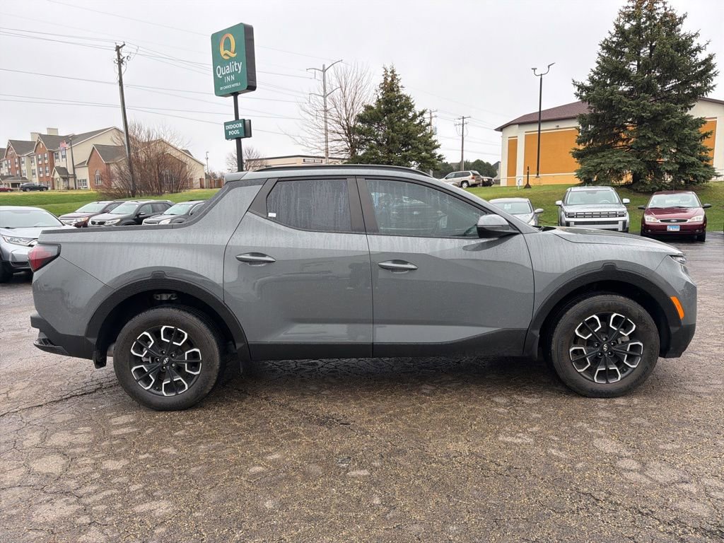 Used 2023 Hyundai Santa Cruz SEL Premium image 2