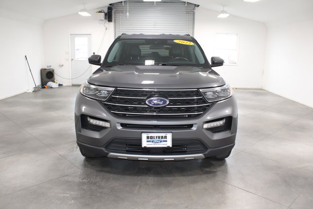 Used 2022 Ford Explorer XLT w/ Equipment Group 202A image 3