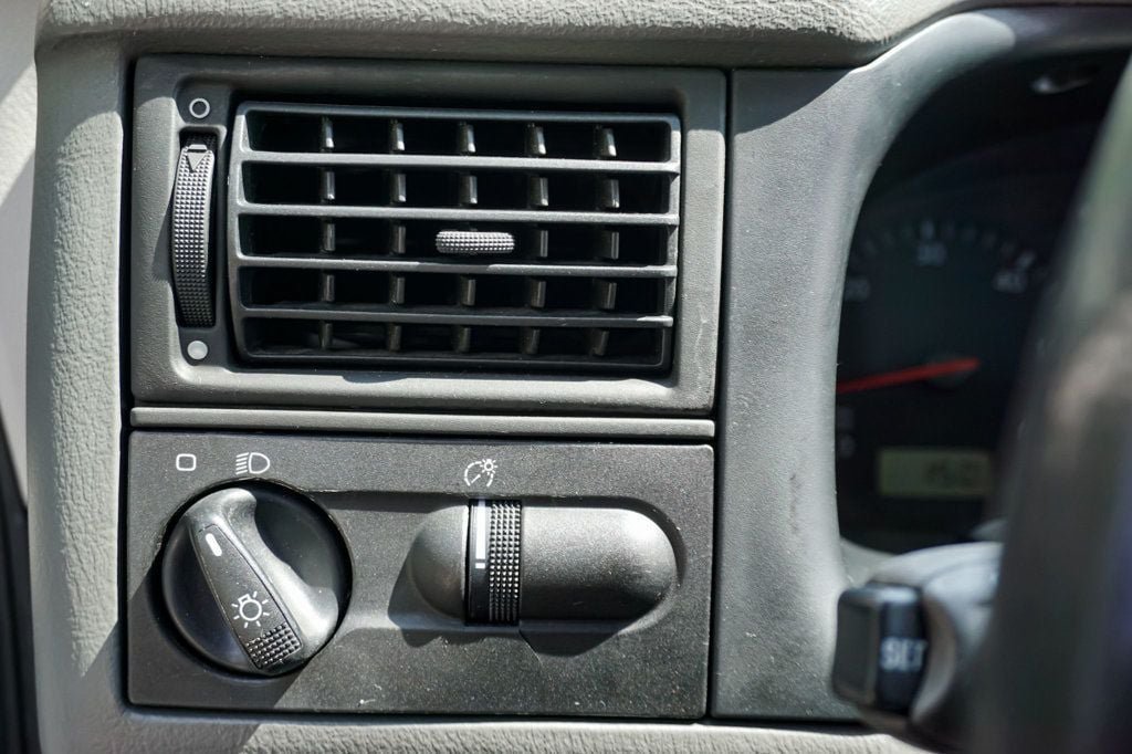 Used 2000 Volkswagen Eurovan Camper FWD image 45