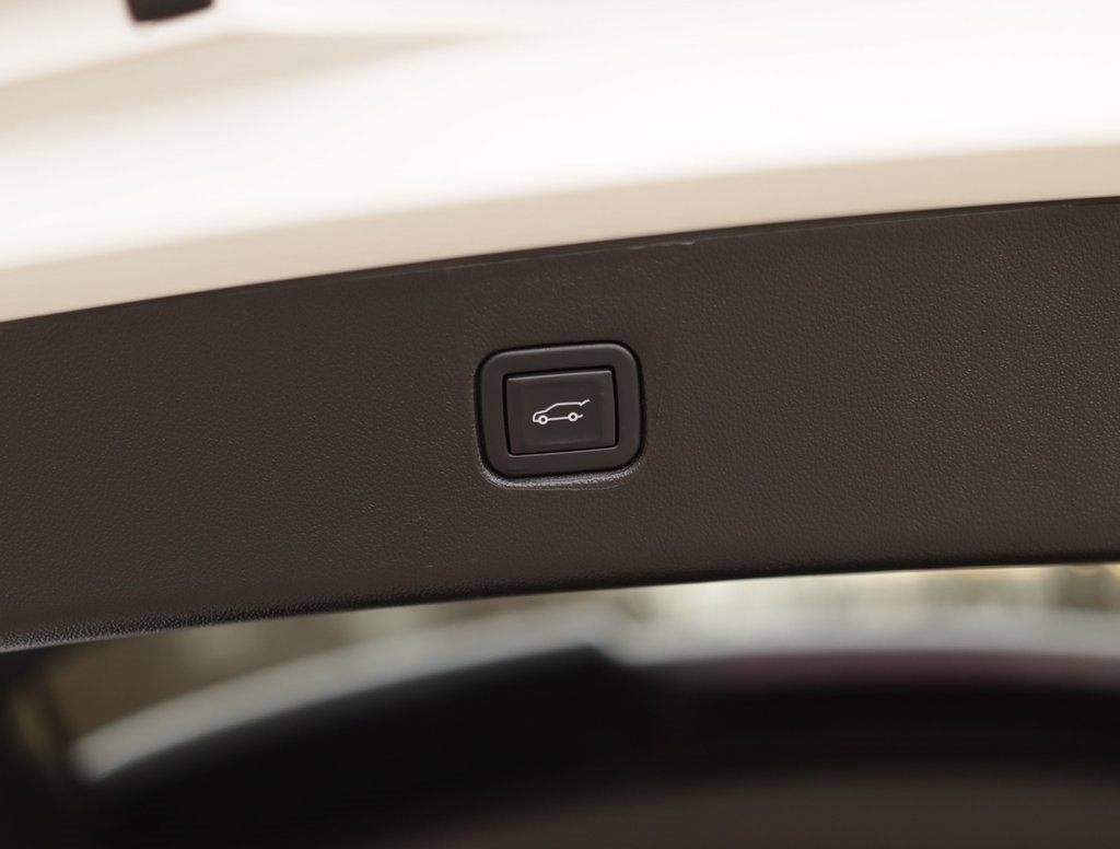 Used 2023 Chevrolet Blazer Premier w/ Enhanced Convenience Package image 33