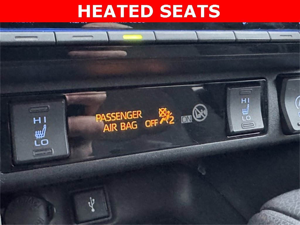 Used 2022 Toyota RAV4 XLE image 11