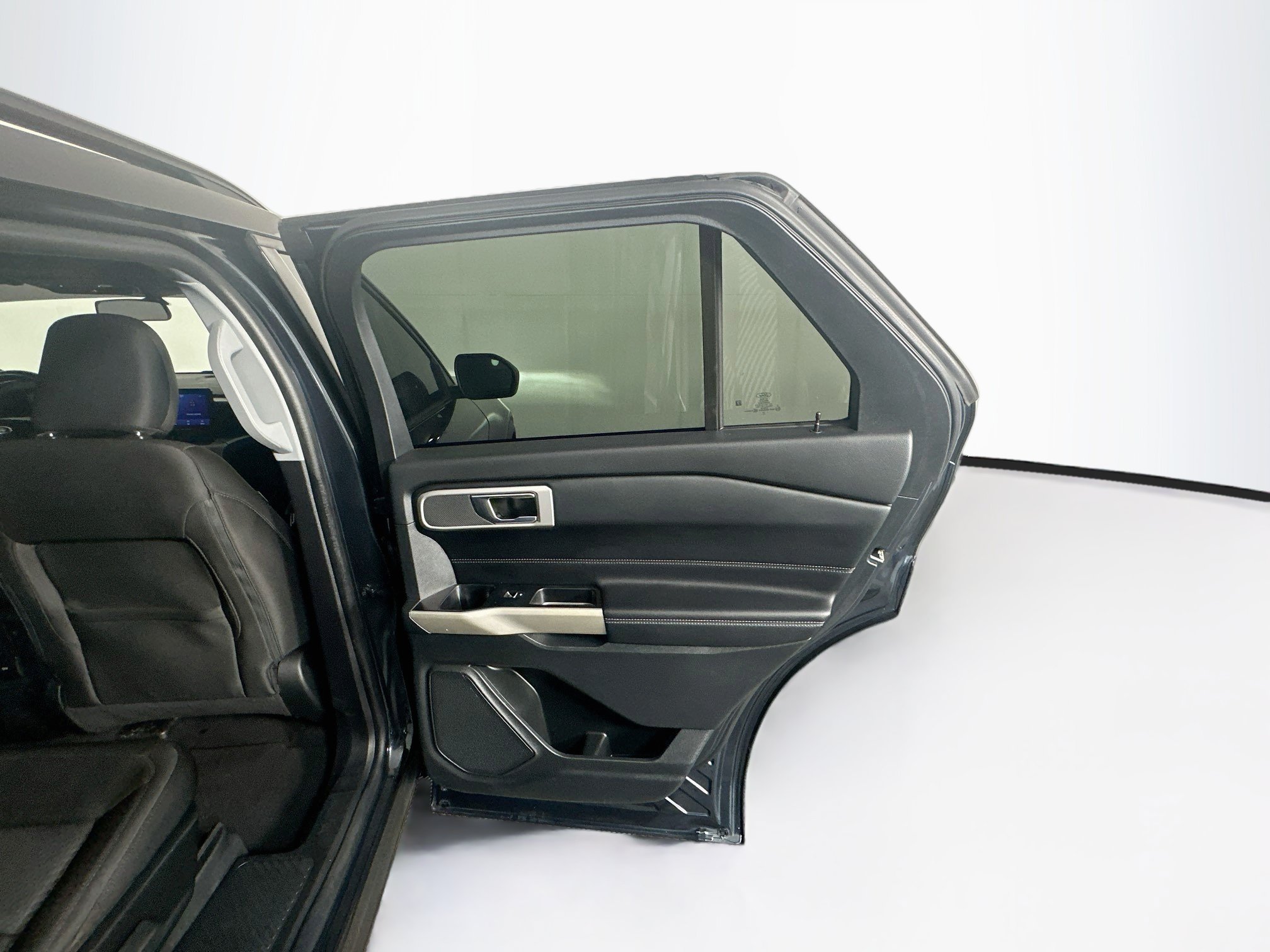 Used 2022 Ford Explorer XLT RWD image 30