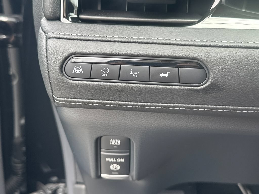 Used 2025 INFINITI QX80 Sensory AWD/4WD image 30