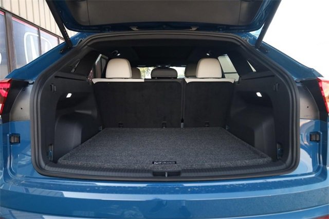 New 2026 Volkswagen Atlas Cross Sport SEL Premium R-Line image 7