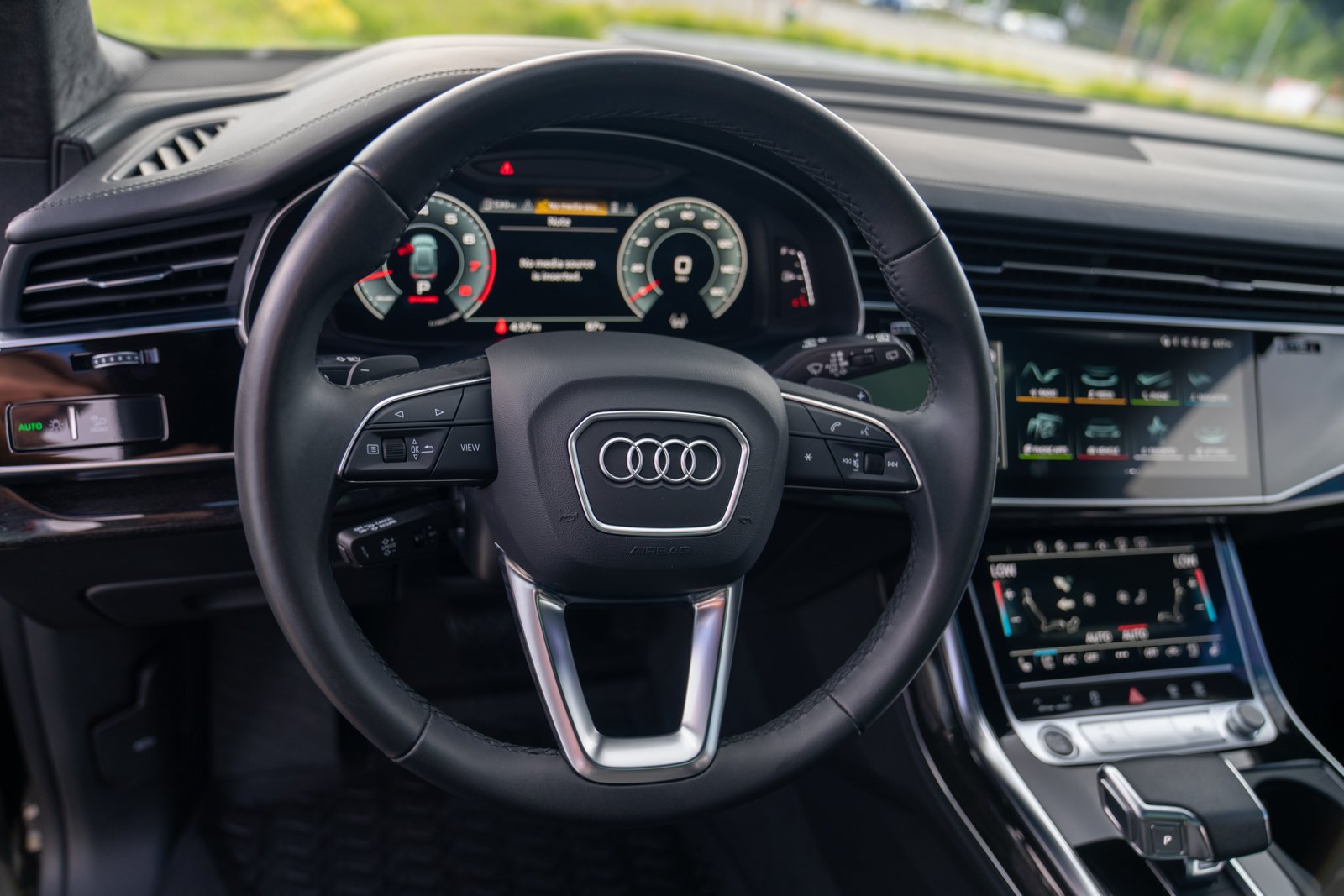 Used 2022 Audi Q8 Prestige AWD/4WD image 13