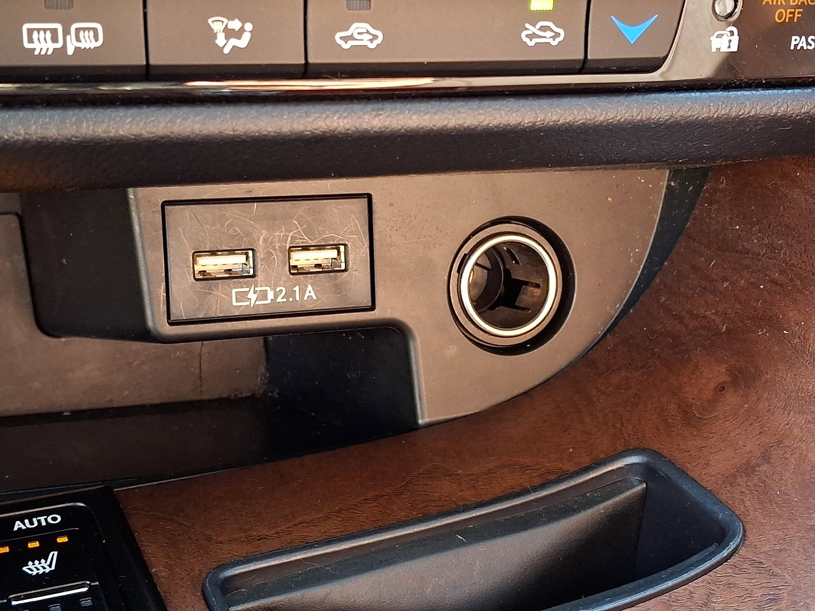 Certified 2022 Lexus RX 350L Premium w/ Premium Package AWD/4WD image 25