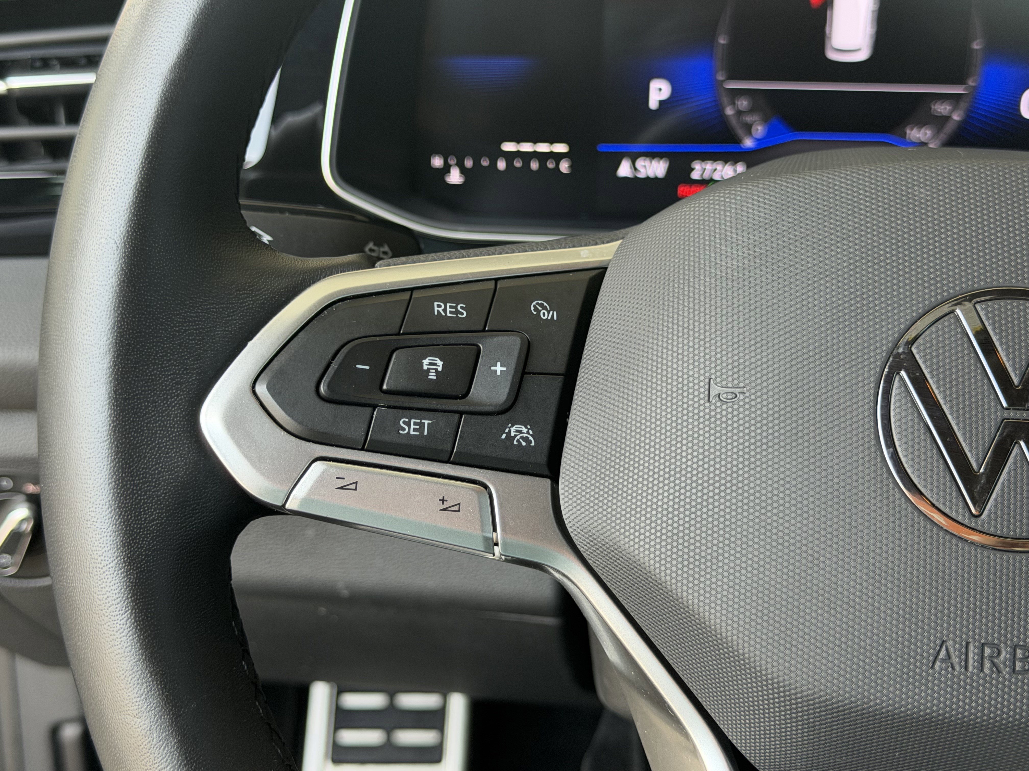 Used 2025 Volkswagen Jetta Sport FWD image 13