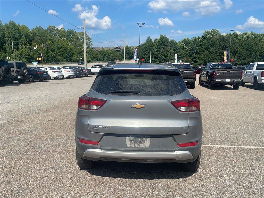 Used 2025 Chevrolet TrailBlazer LT AWD/4WD image 4