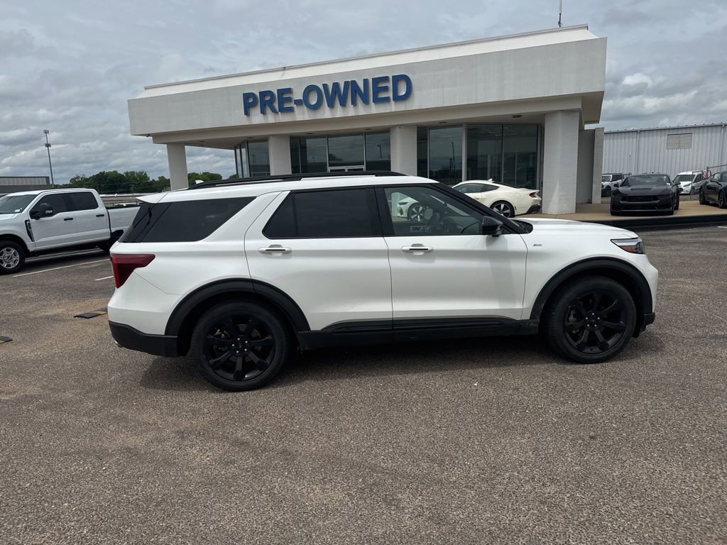 Used 2023 Ford Explorer ST-Line w/ Class IV Trailer Tow Package RWD image 13