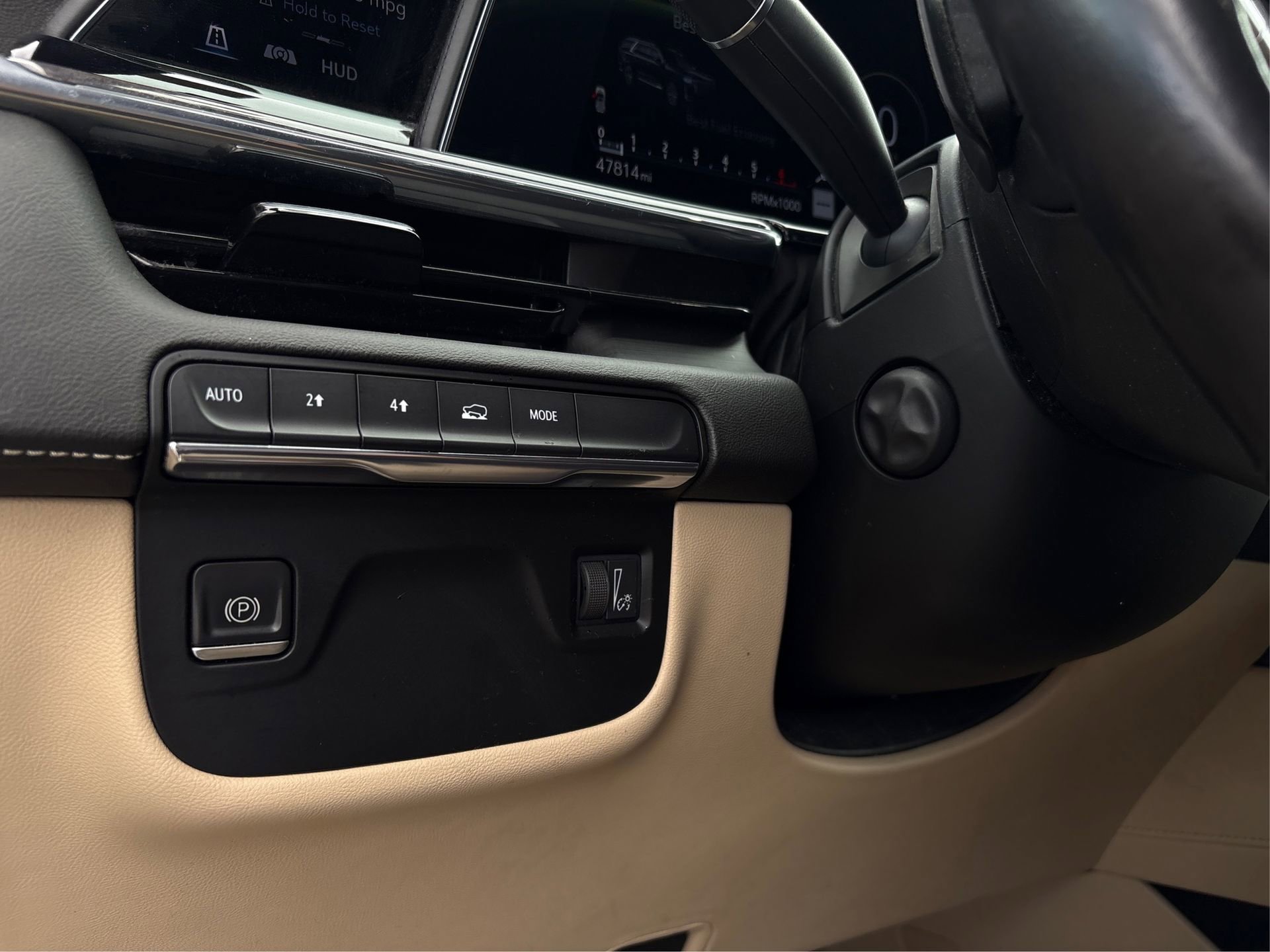 Used 2021 Cadillac Escalade ESV Premium Luxury image 18