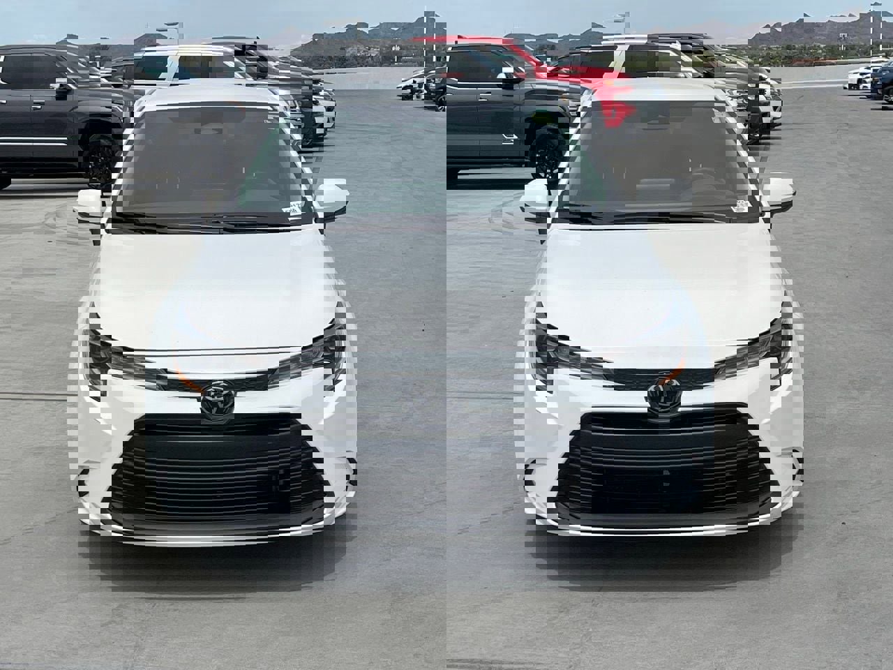 Used 2025 Toyota Corolla LE image 3