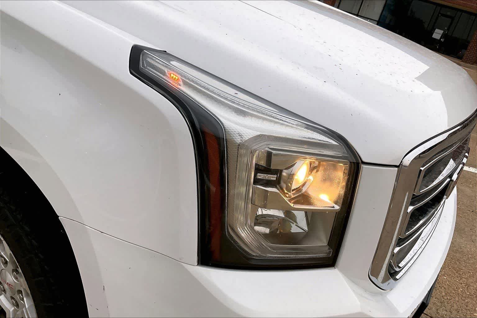 Used 2017 GMC Yukon SLT AWD/4WD image 28