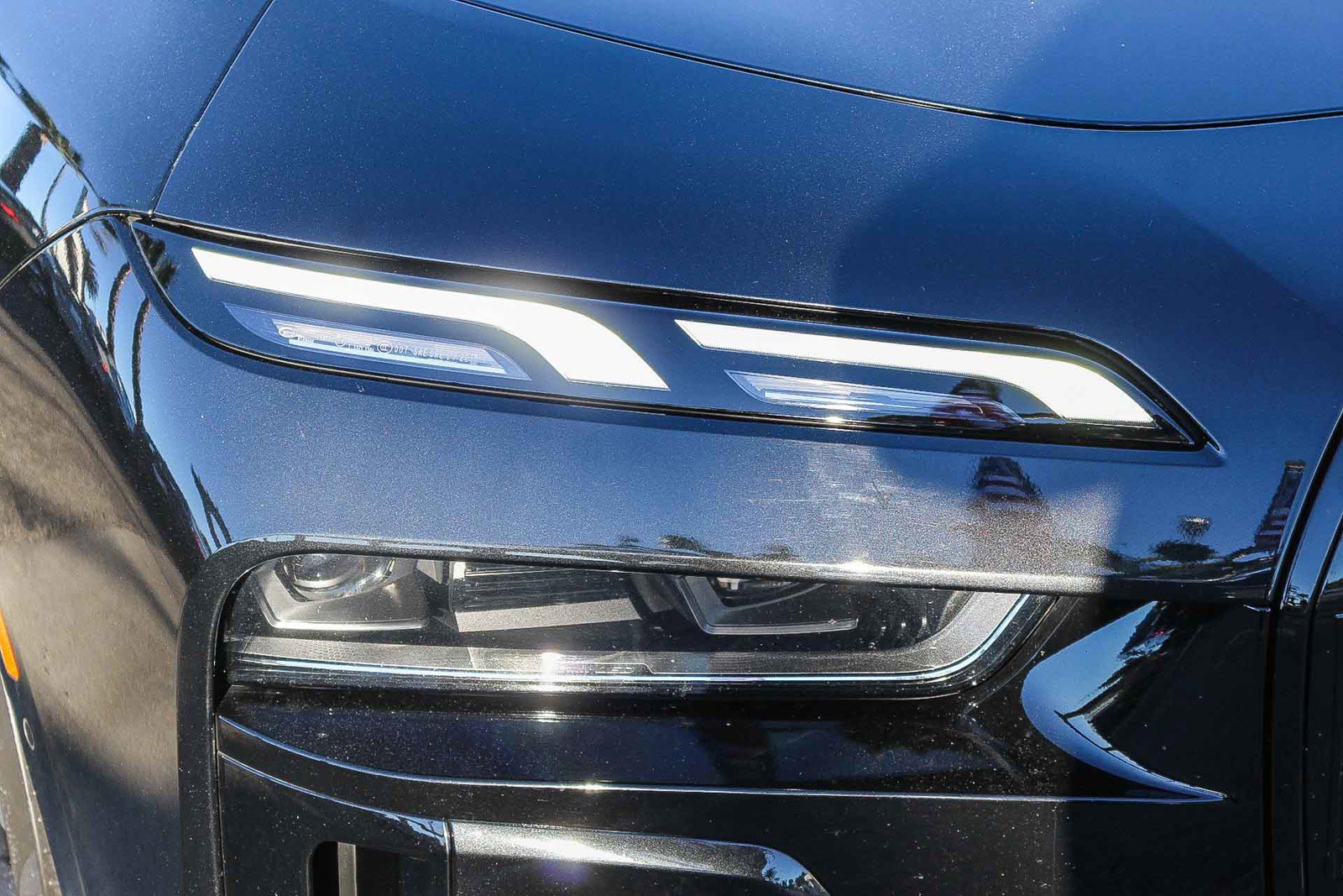 Used 2023 BMW 760i xDrive w/ Luxury Rear Seating Package image 8