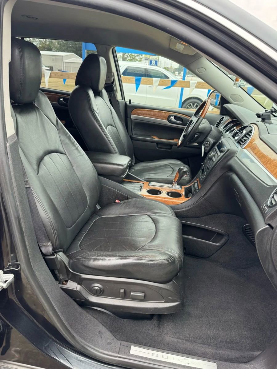 Used 2011 Buick Enclave CXL image 11