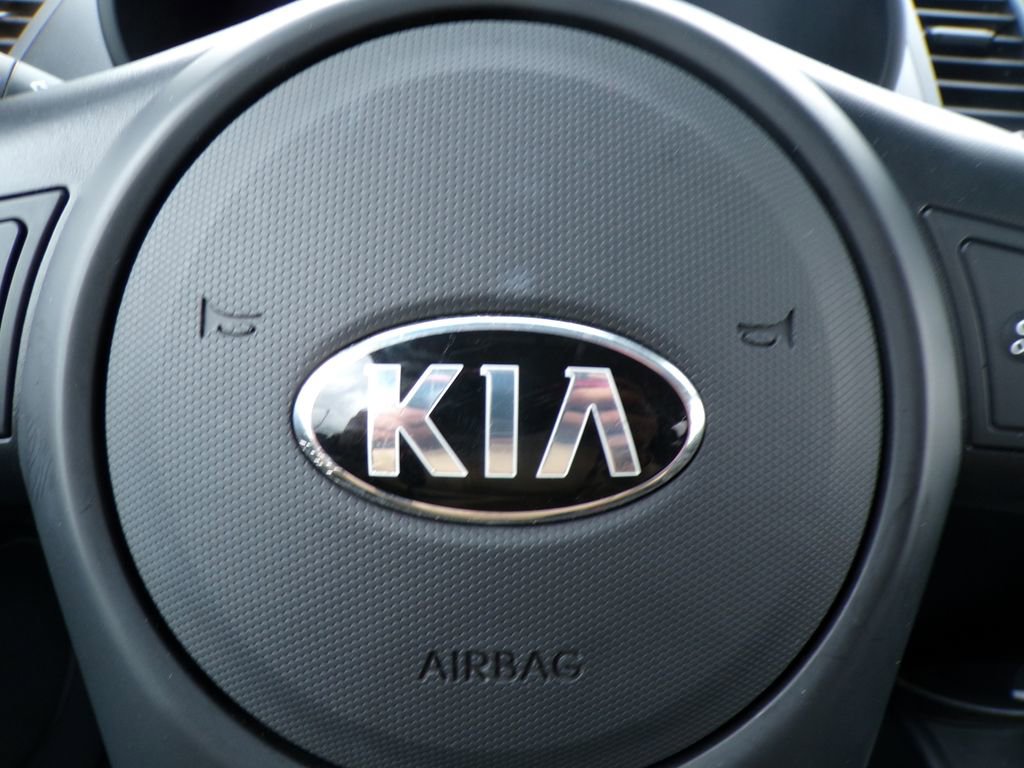 Used 2013 Kia Soul FWD image 30