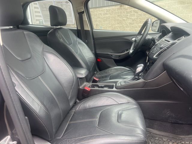 Used 2015 Ford Focus SE w/ Equipment Group 201A FWD image 11