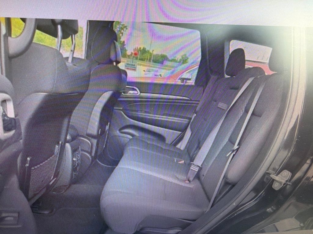 Used 2022 Jeep Grand Cherokee Laredo E w/ Security & Convenience Group AWD/4WD image 9