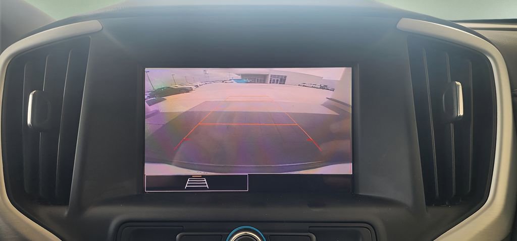 Used 2024 GMC Terrain SLE image 30