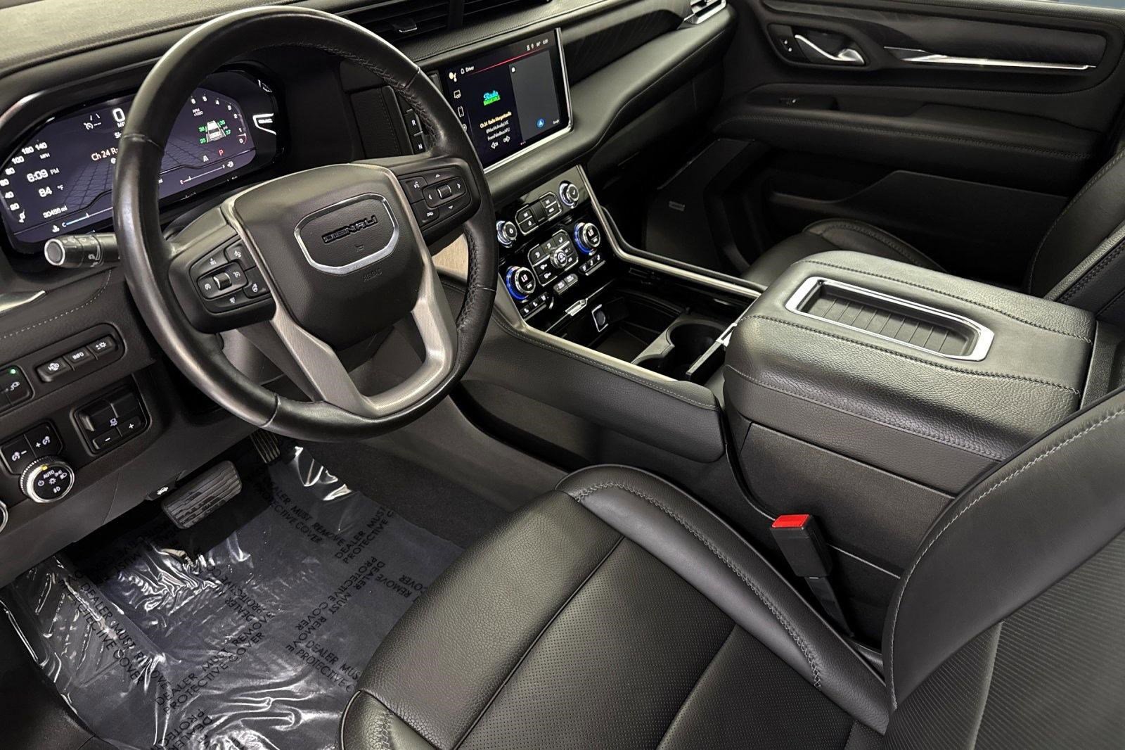 Used 2022 GMC Yukon Denali w/ Advanced Technology Package image 4