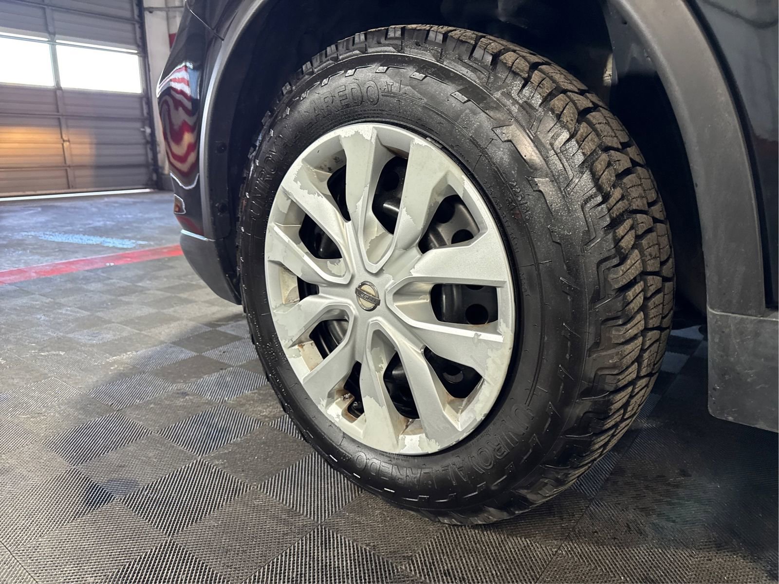 Used 2018 Nissan Rogue S image 17