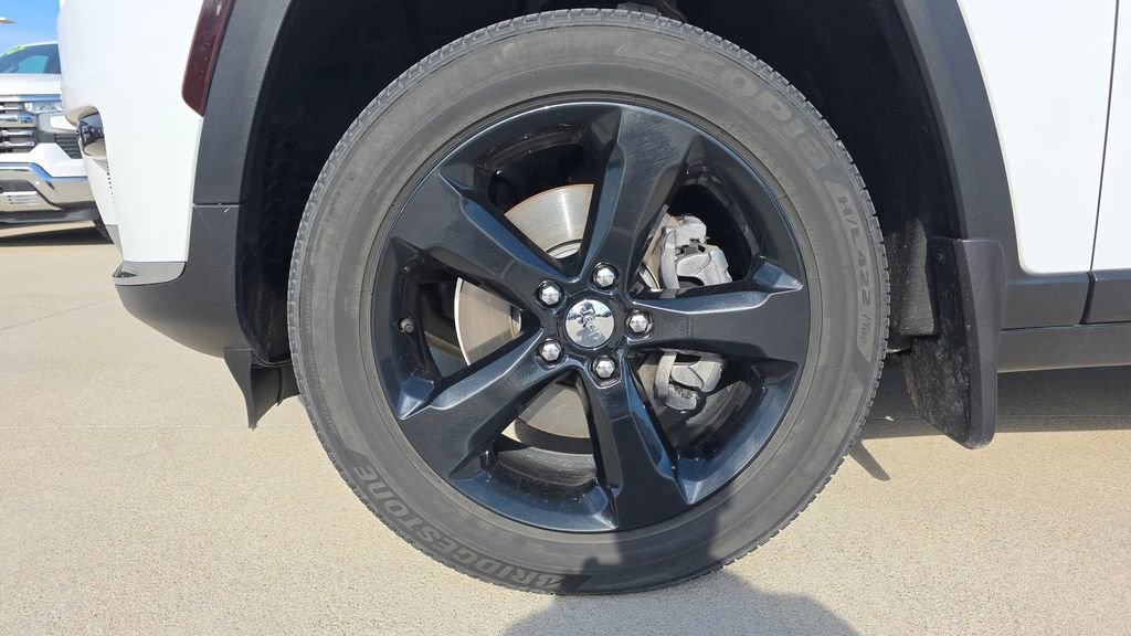 Certified 2021 Jeep Grand Cherokee L Limited w/ MOPAR Finishing Package AWD/4WD image 10