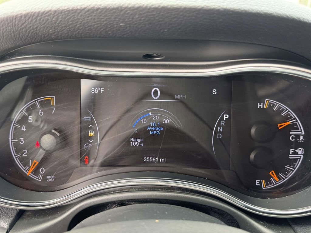 Used 2020 Jeep Grand Cherokee Laredo AWD/4WD image 24