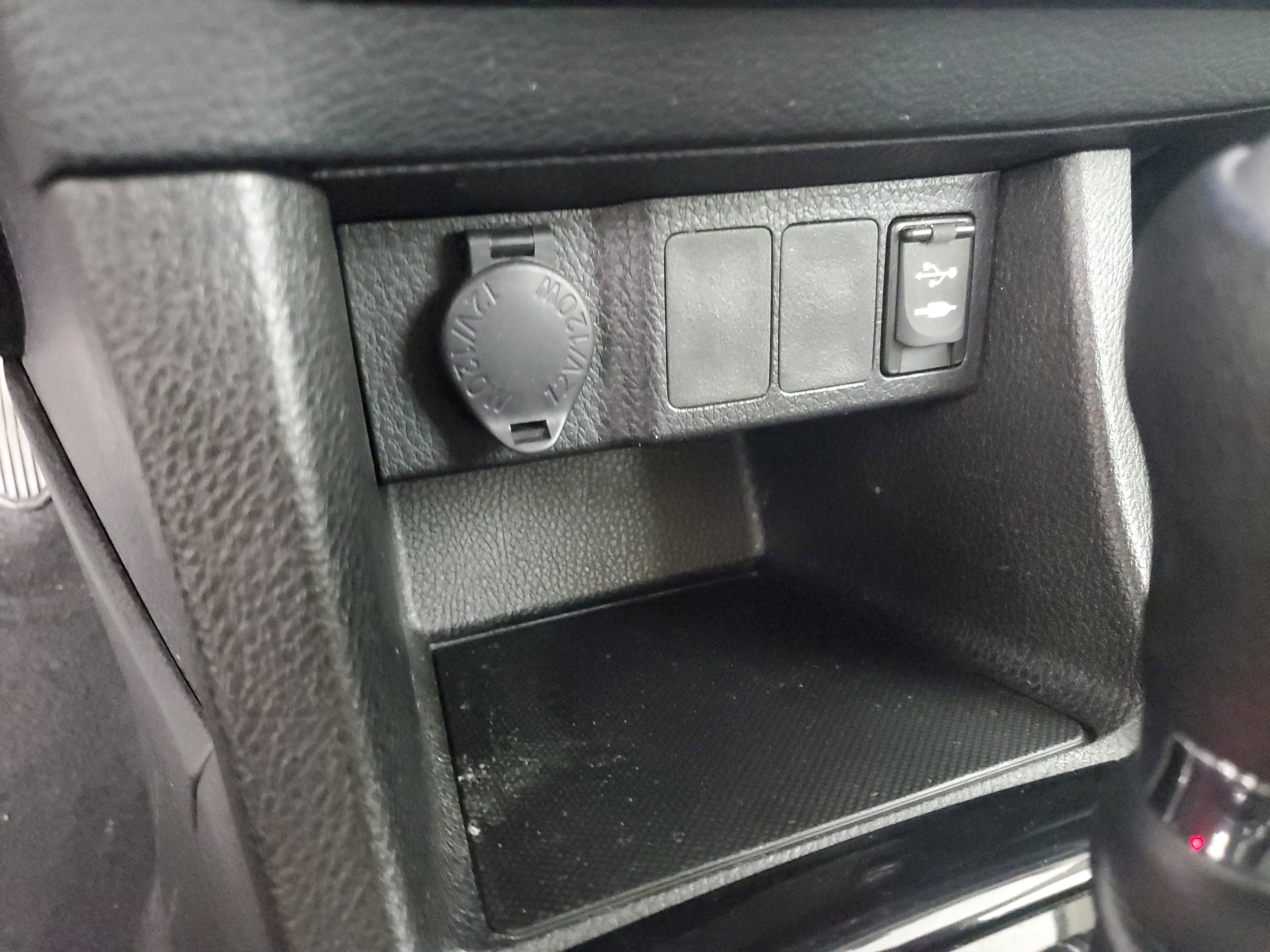 Used 2014 Toyota Corolla LE image 15