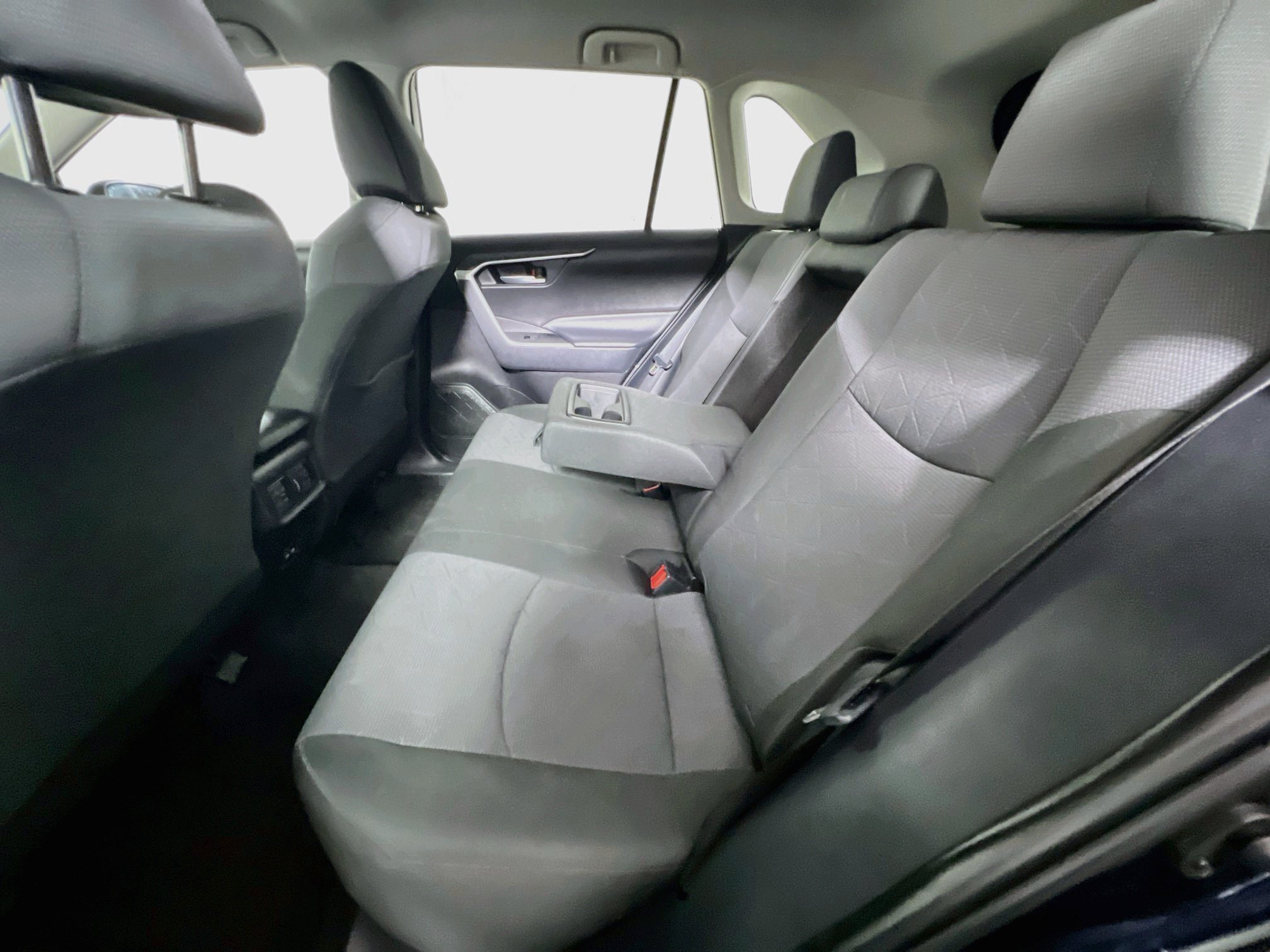 Used 2025 Toyota RAV4 XLE AWD/4WD image 28